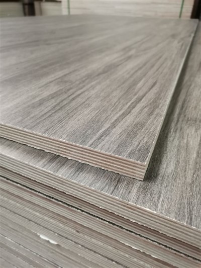 Sraithadhmad melamine lannaithe le haghaidh troscáin